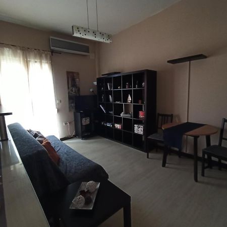 Modern Apartment, 5΄ Walk From Central Metro Station Athen Eksteriør bilde
