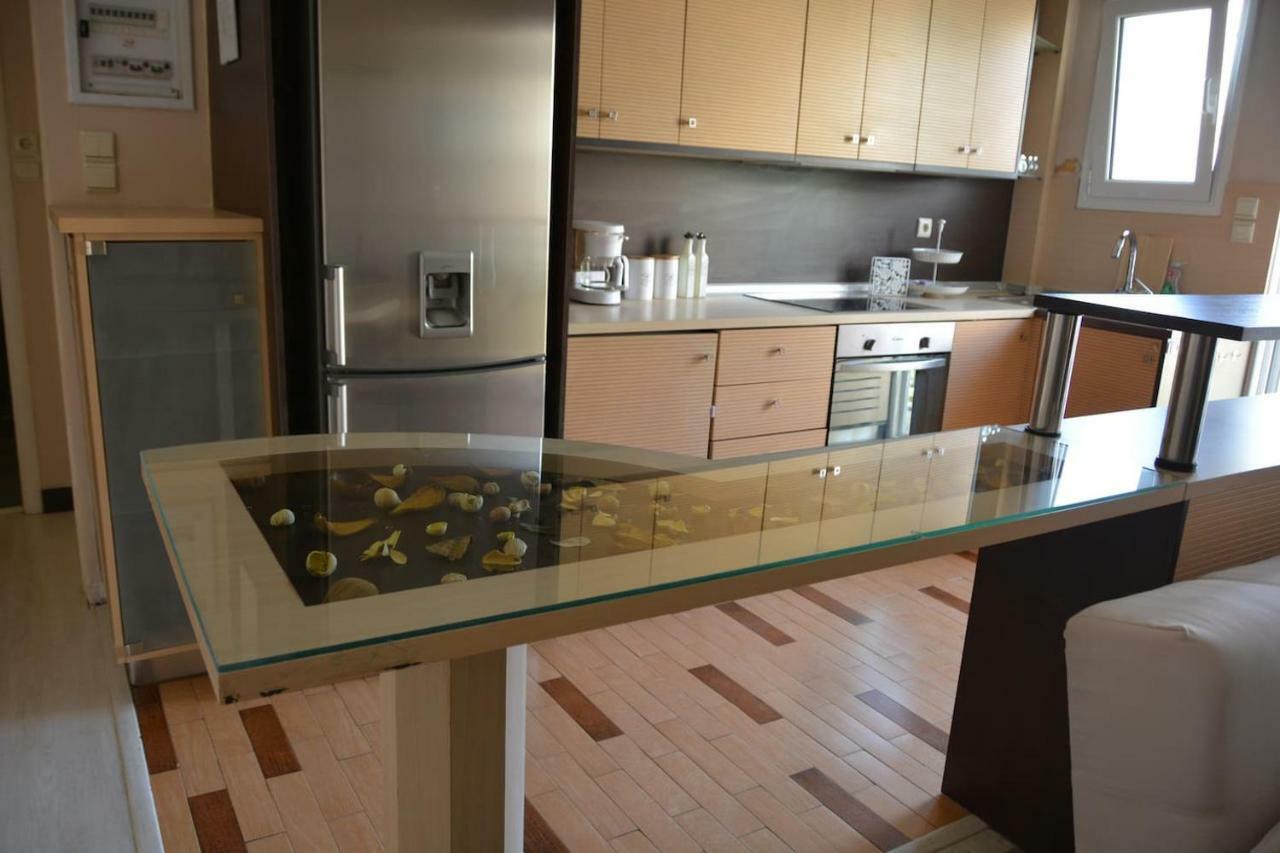 Modern Apartment, 5΄ Walk From Central Metro Station Athen Eksteriør bilde