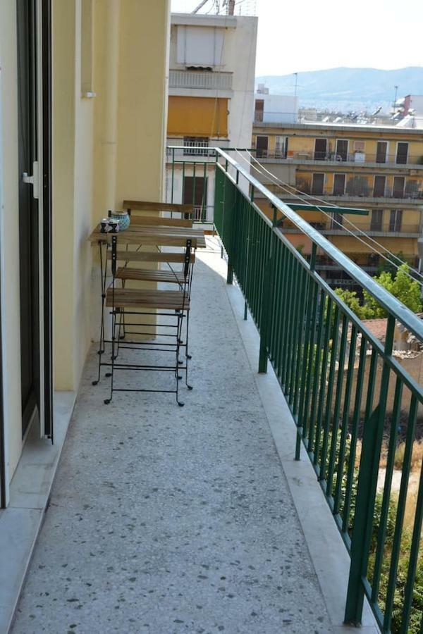 Modern Apartment, 5΄ Walk From Central Metro Station Athen Eksteriør bilde