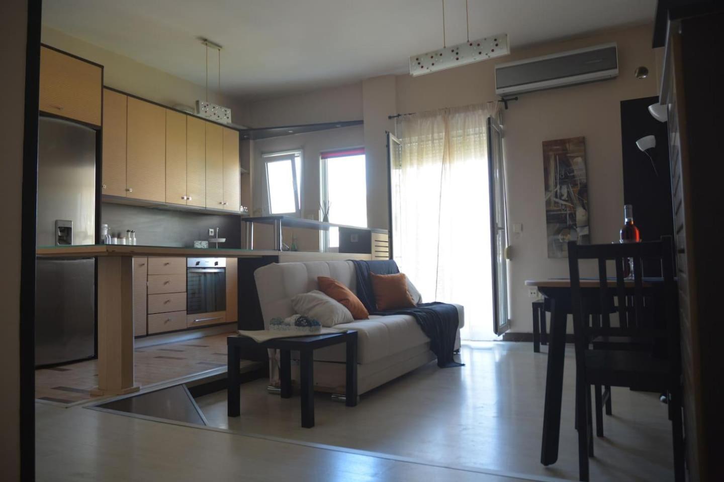Modern Apartment, 5΄ Walk From Central Metro Station Athen Eksteriør bilde