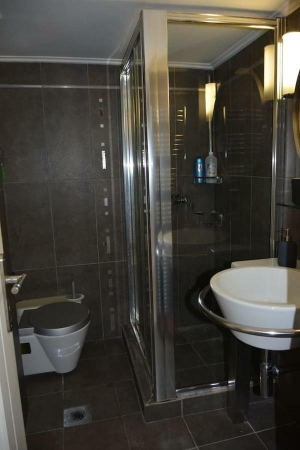 Modern Apartment, 5΄ Walk From Central Metro Station Athen Eksteriør bilde