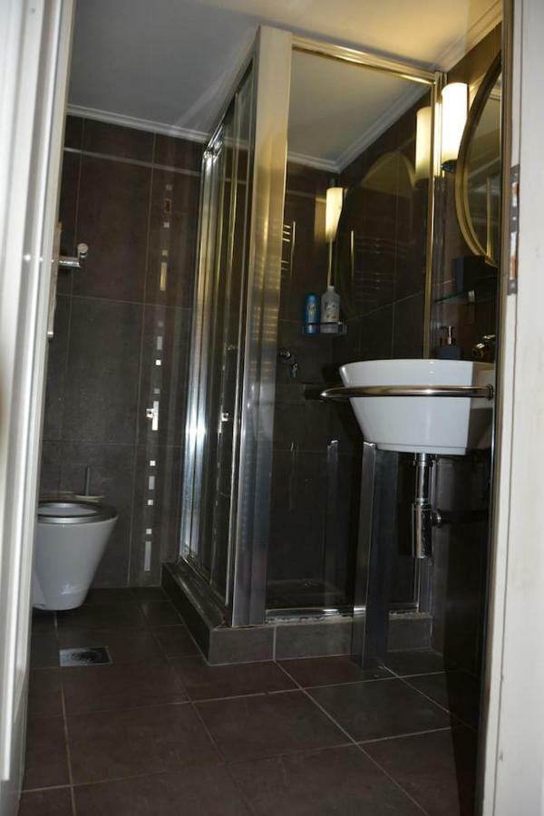 Modern Apartment, 5΄ Walk From Central Metro Station Athen Eksteriør bilde