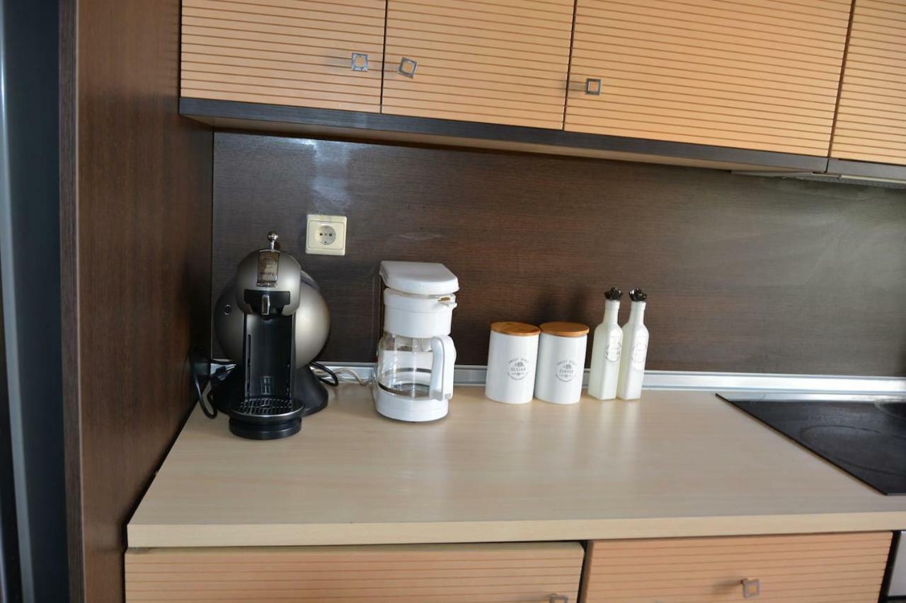 Modern Apartment, 5΄ Walk From Central Metro Station Athen Eksteriør bilde