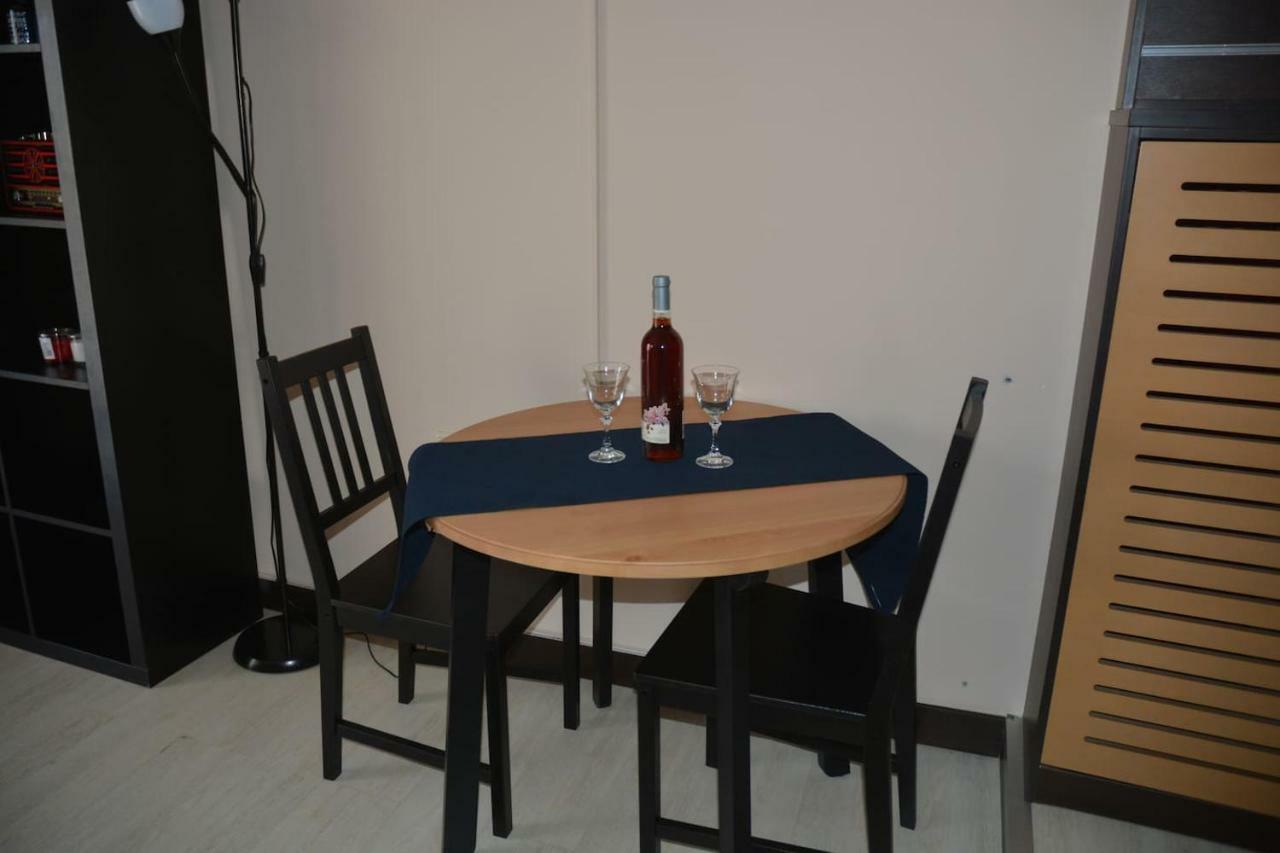 Modern Apartment, 5΄ Walk From Central Metro Station Athen Eksteriør bilde